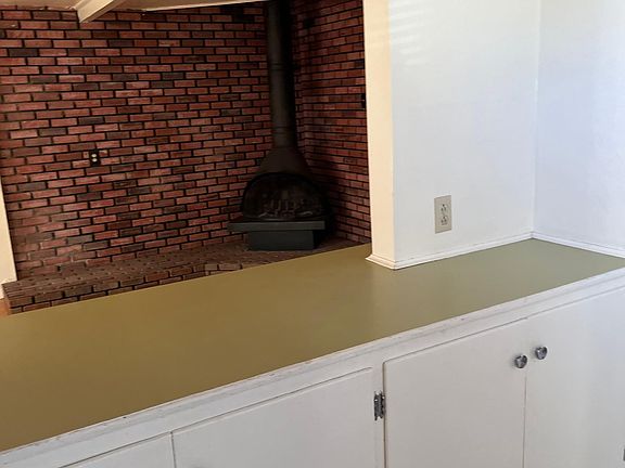 5th image of 30 Buckeye St