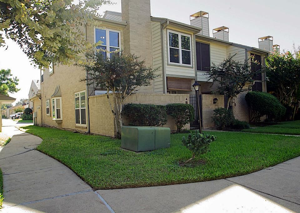 1st image of 716 Country Place Dr APT A