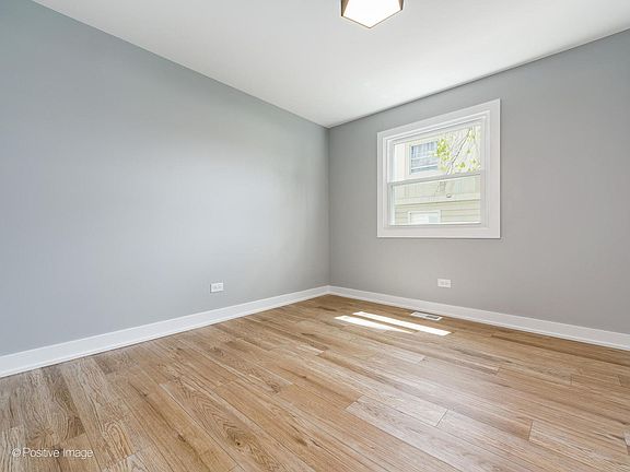 3rd image of 19334 Oak Ave