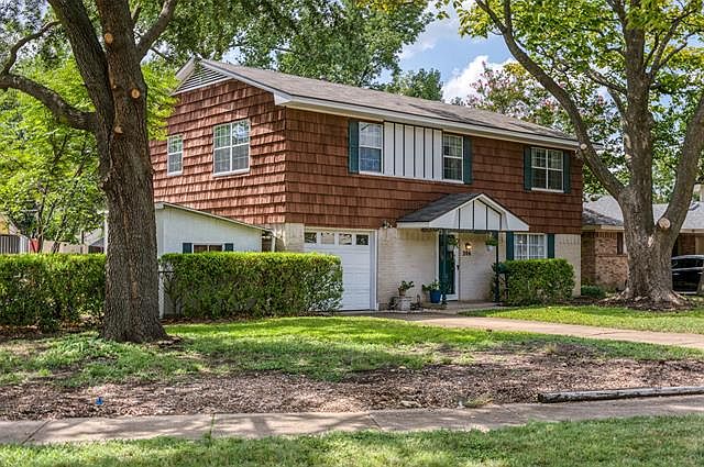 1st image of 206 Merribrook Trl