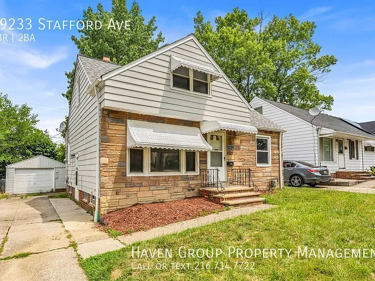 19233 Stafford Ave — Photo 2