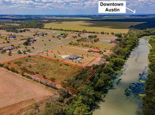 100 Colorado Blf, Cedar Creek, TX 78612