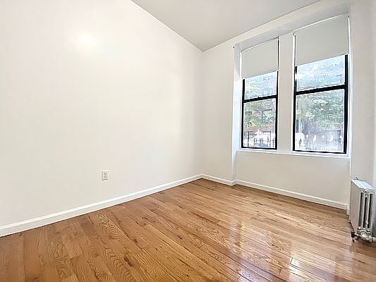 3rd image of 277 W 150th St APT 8
