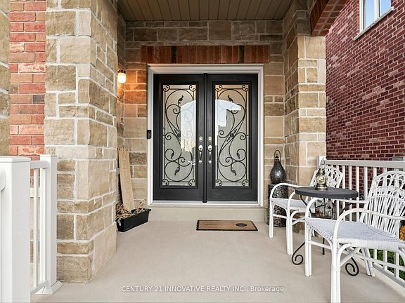 3rd image of 446 Bessborough Dr