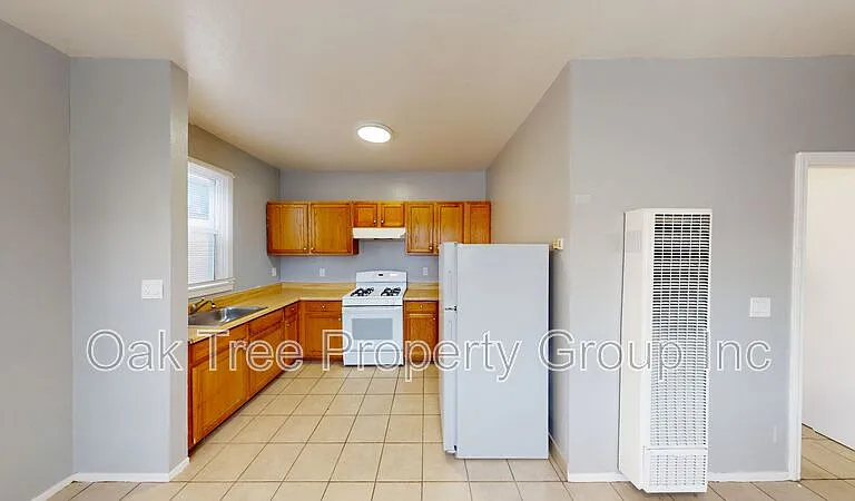 2308 Foothill Blvd #16 — Photo 3