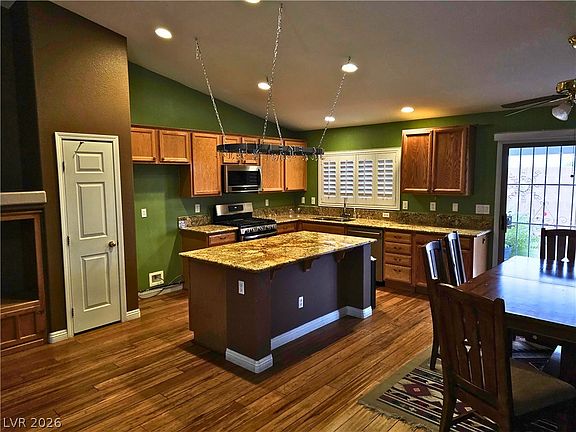 4th image of 5932 Crestmont Dr
