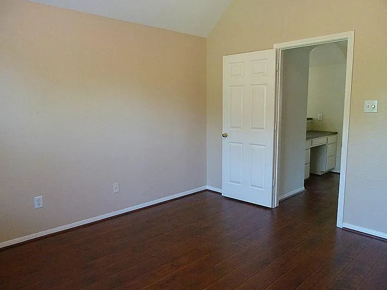 22554 Bristolwood Ct — Photo 16