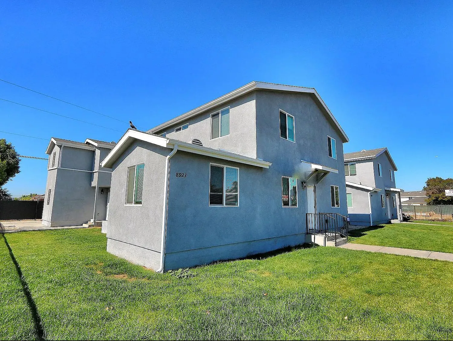 6 bed, 1917 sqft, $3,950 — Photo 1