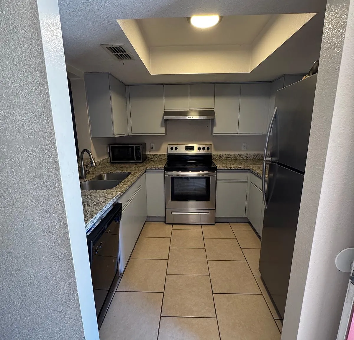 2 bed, 1.5 bath, 1235 sqft, $1,500 — Photo 4