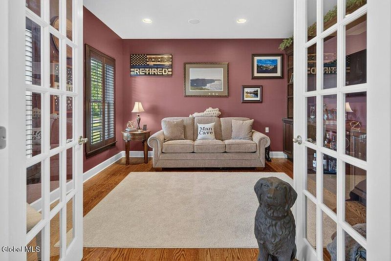 4th image of 13 Peacham Road