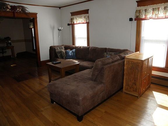 4th image of 17 Warden St