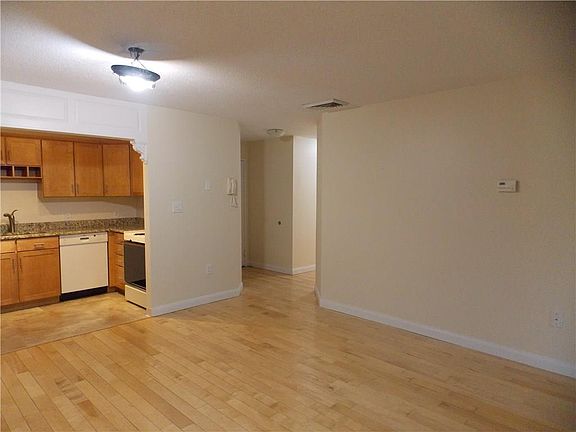 5th image of 1800 Douglas Ave APT 221
