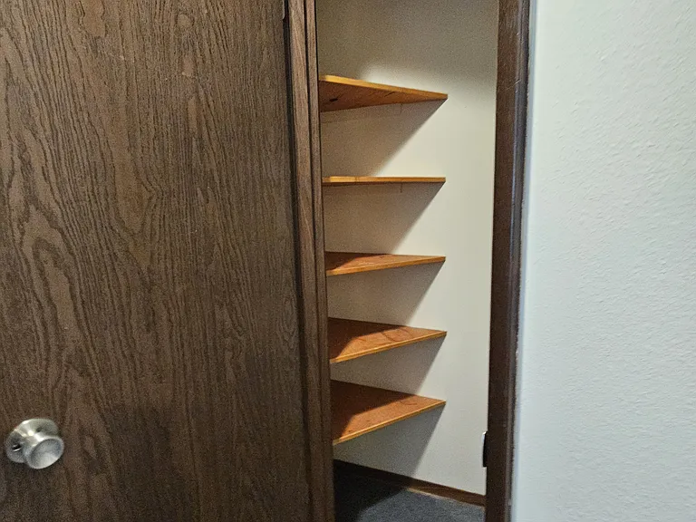 5th floor additional closet