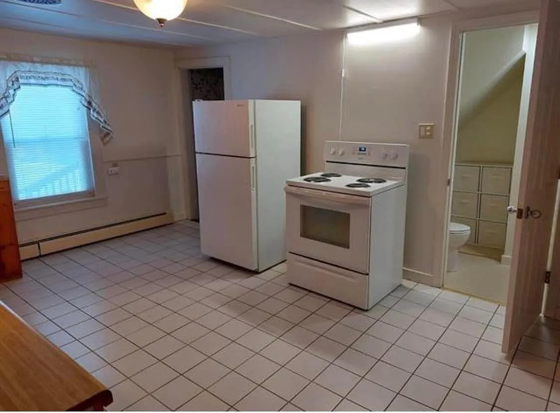 Building Photo - 24 Cottage St #B