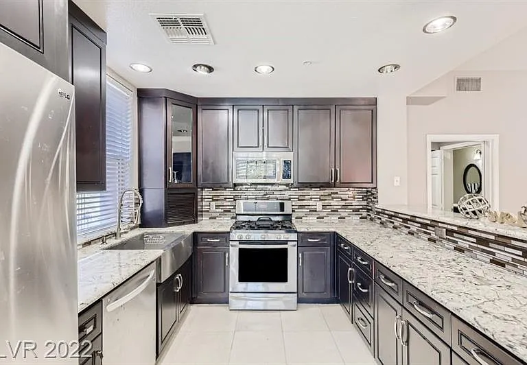67 E Agate Ave — Photo 1