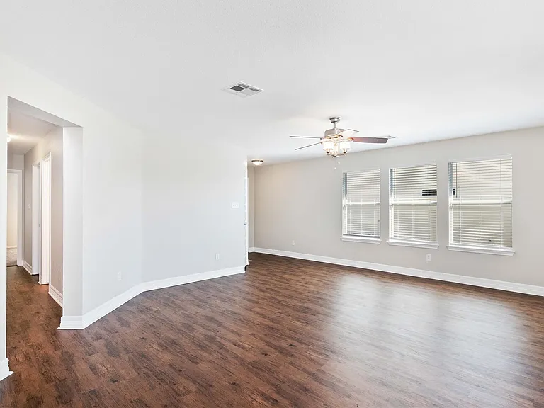 219 Almquist St — Photo 10