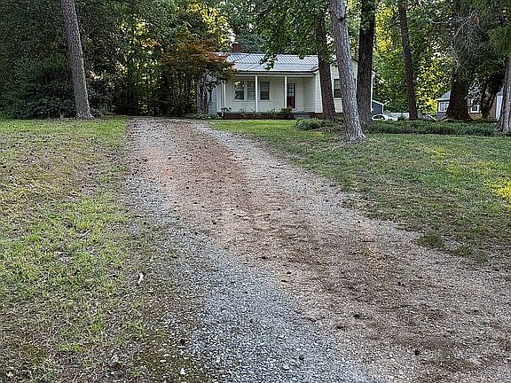 3rd image of 321 N Milford Dr