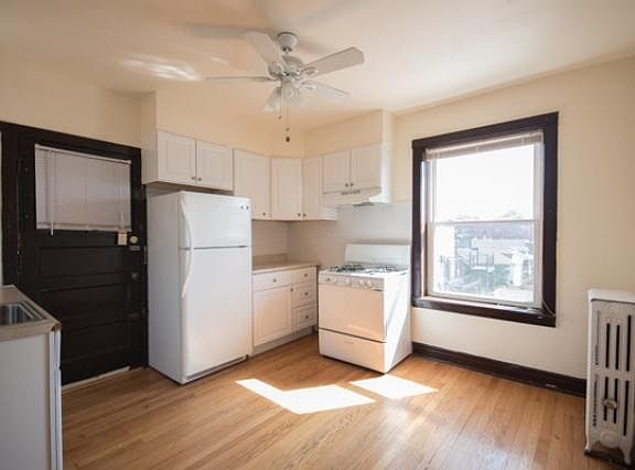 3rd image of 5153 N Oakley Ave #3