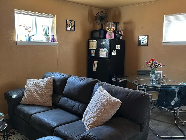 615 S Grant Ave — Photo 2