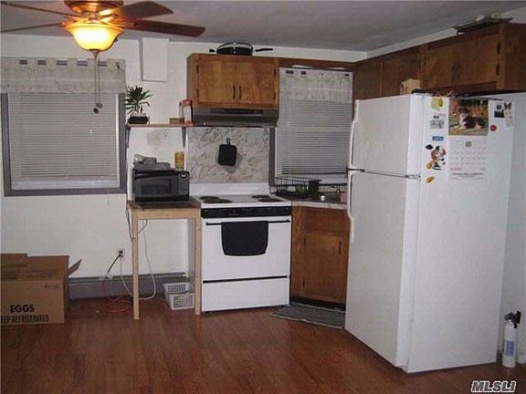 3rd image of 1603 Woodstock St
