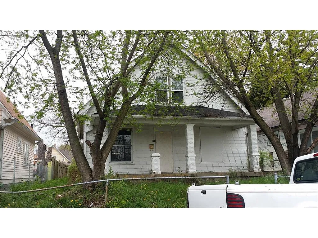 640 N Gray St photo 1