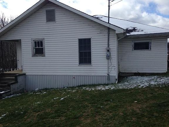 3rd image of 632 Walnut St