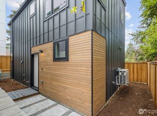 1214 NE 100th St, Seattle, WA 98125