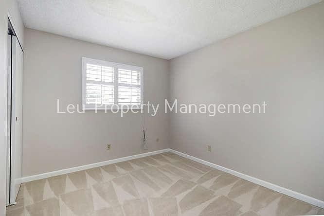 1st image of 8892 Salmon Falls Dr