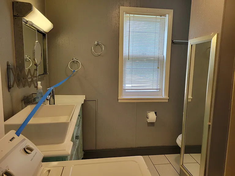 288 E 1st St #TOP FURNISHED — Photo 30
