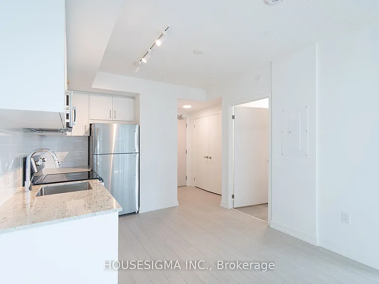 4010 Eglinton Ave W #1105 — Photo 18