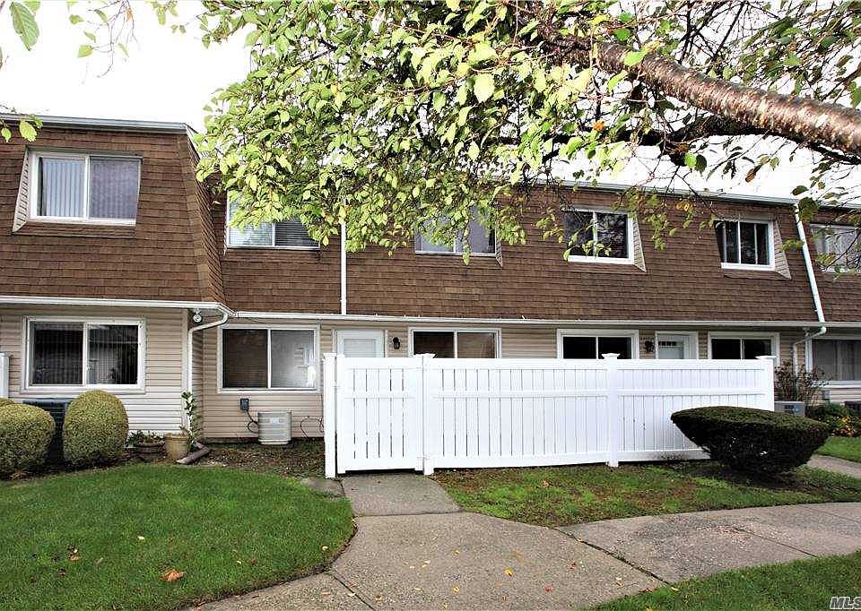 1st image of 230 Storm Dr #230