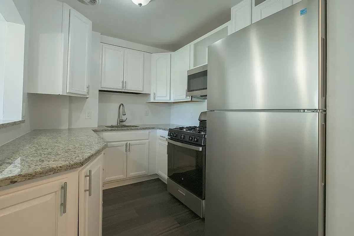 394 S Harrison St. — Photo 4