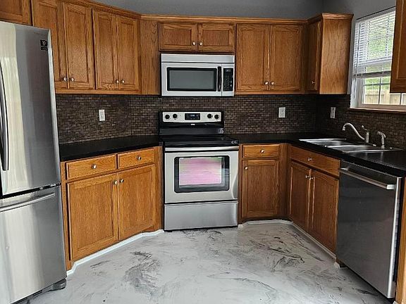 2nd image of 718 Linwood Ave