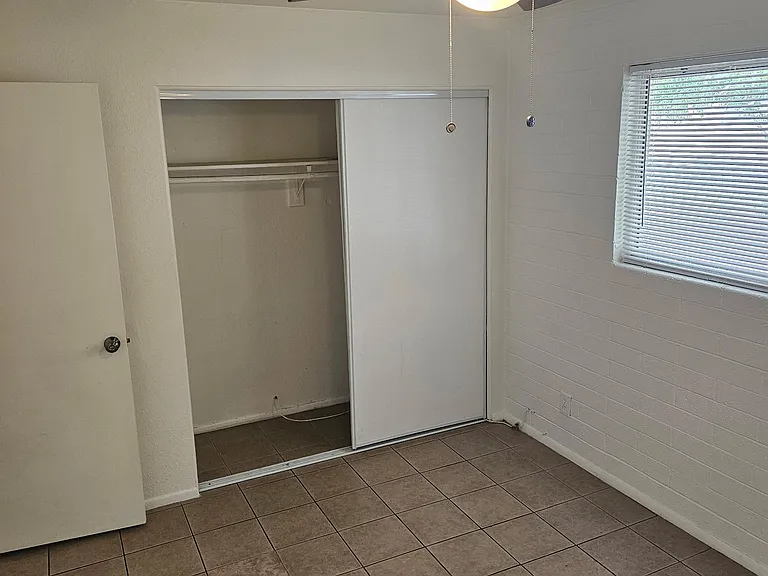 2425 W Montebello Ave #2 — Photo 4