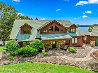 2114 Bridge View Dr, Dandridge, TN 37725