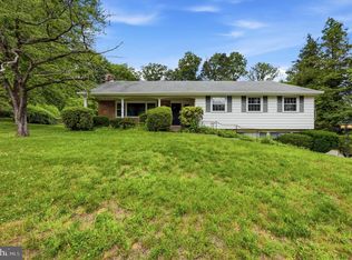 118 Deerfield Rd, Broomall, PA 19008