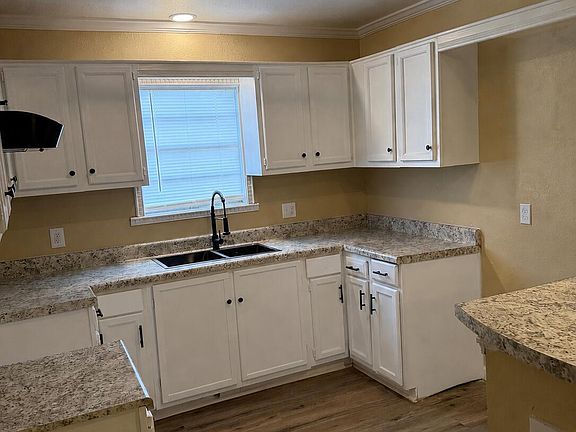 4th image of 1577 Azalea St
