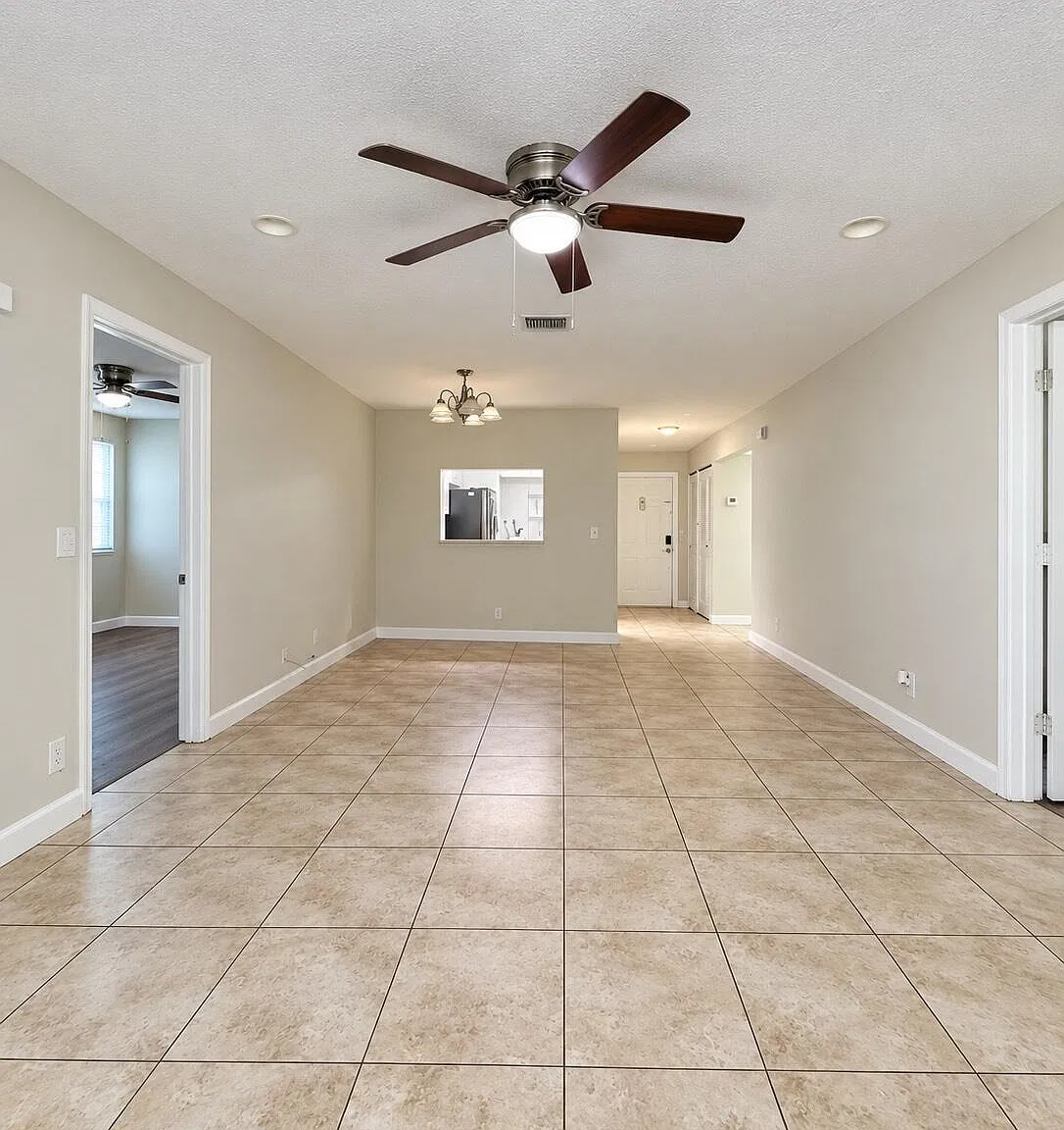 3 bed, 2.0 bath, 1179 sqft, $2,300 — Photo 3