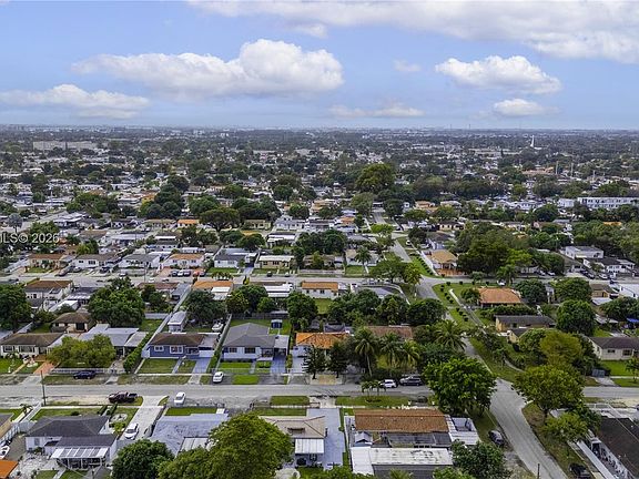 2nd image of 116 E 59th St