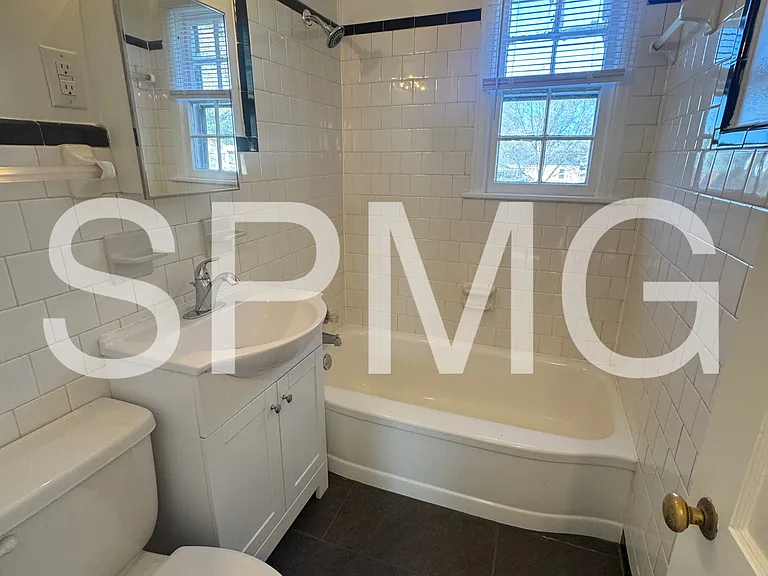 3126 Yardley Dr NW — Photo 9