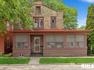 812 River St, Sabula, IA 52070