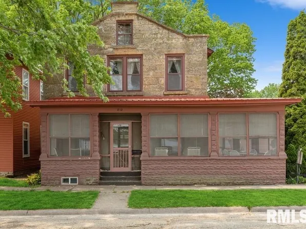 812 River St, Sabula, IA 52070