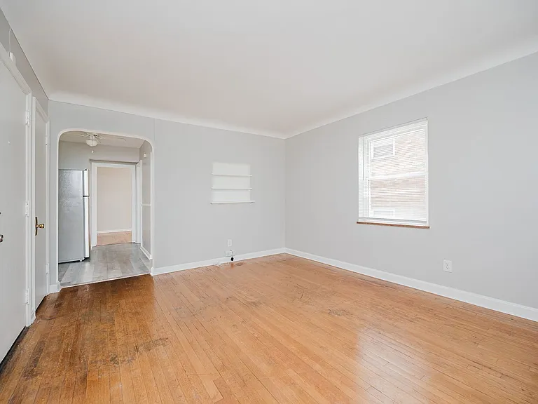 5828 Ridge Ave #5 — Photo 3