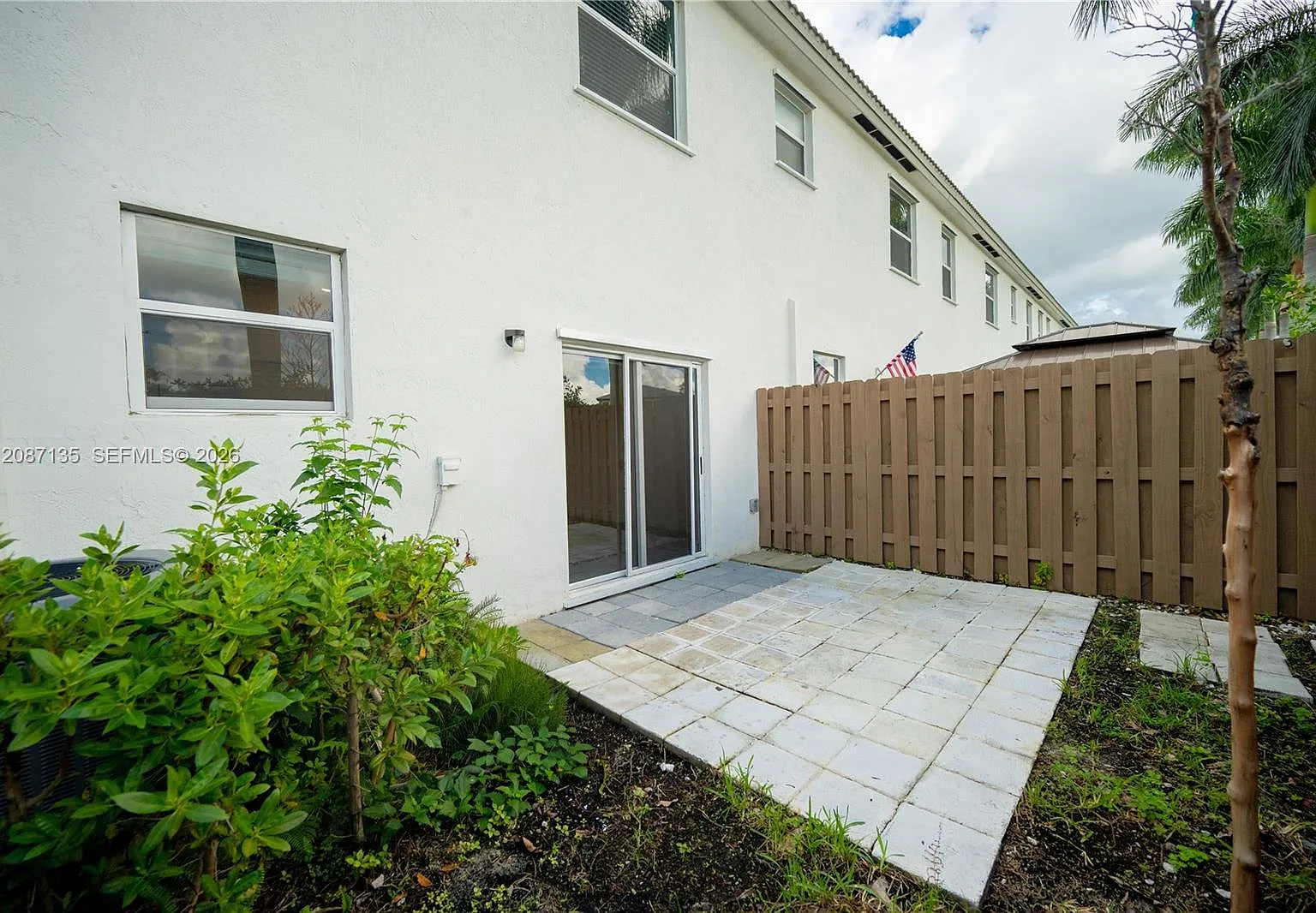 Keys Gate Residential — Photo 3