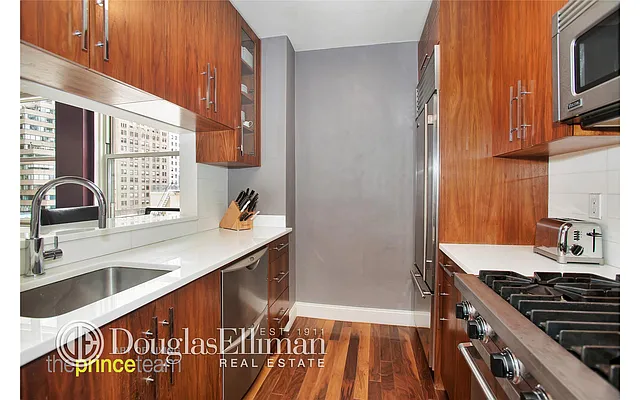 Rented by Douglas Elliman | media 30