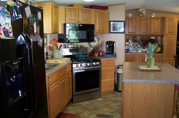 3rd image of 320 Industrial Dr