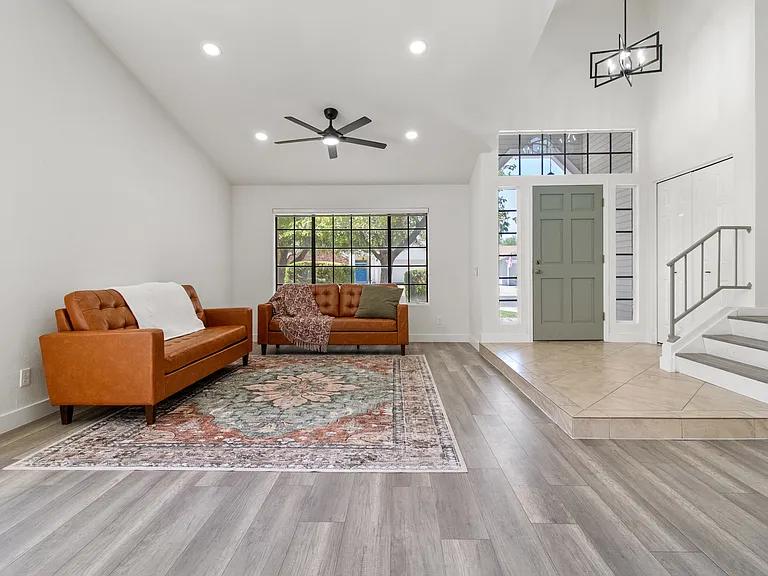 1436 E Kent Ave — Photo 32