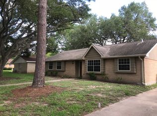 2312 Hillcrest Dr, Bay City, TX 77414