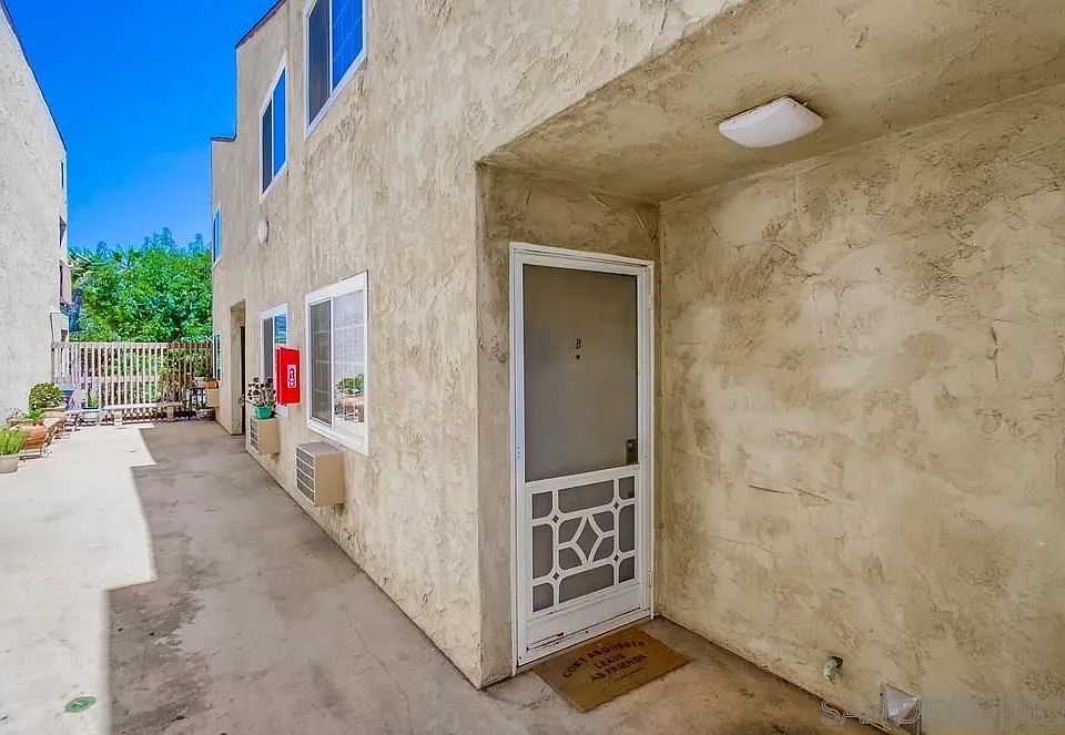 1st image of 1147 D Ave APT B