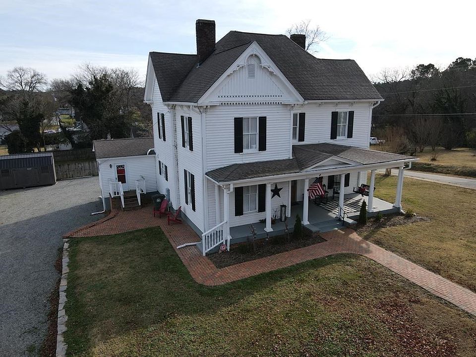 1st image of 307 Commerce St